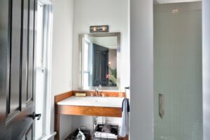 American beech Deluxe King Suite 6